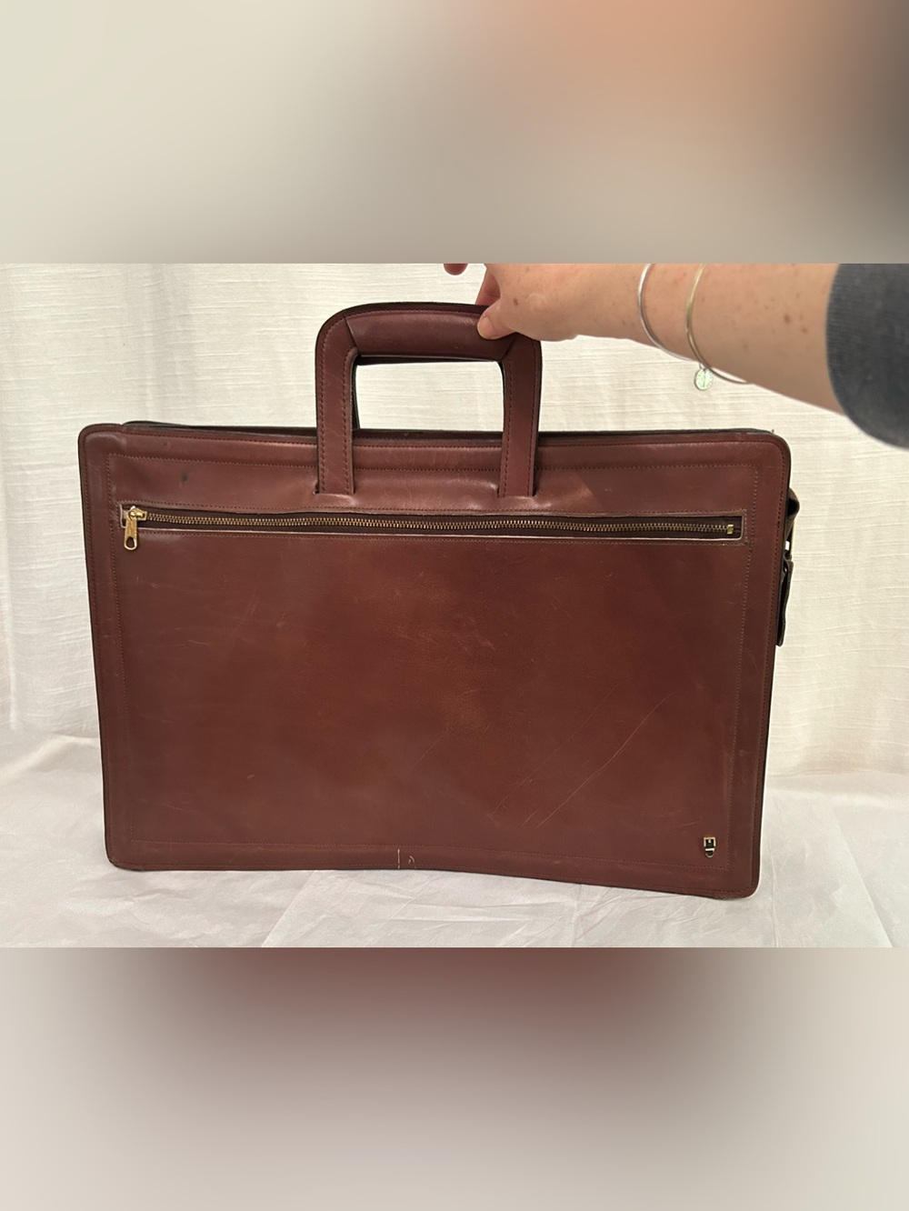 Vintage Men's 100% Leather Briefcase in Deep Brown - Classic Professional Carry